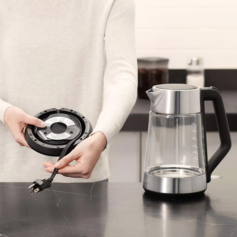 OXO 7.4-Cup Black Stainless Steel Cordless Electric Kettle With Automatic Shut-off 6 OXO 7.4-Cup Black Stainless Steel Cordless Electric Kettle With Automatic Shut-off - Image 4