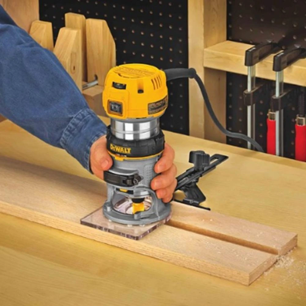 DEWALT Universal Edge Guide With Dust Collection 10 DEWALT Universal Edge Guide With Dust Collection - Image 8