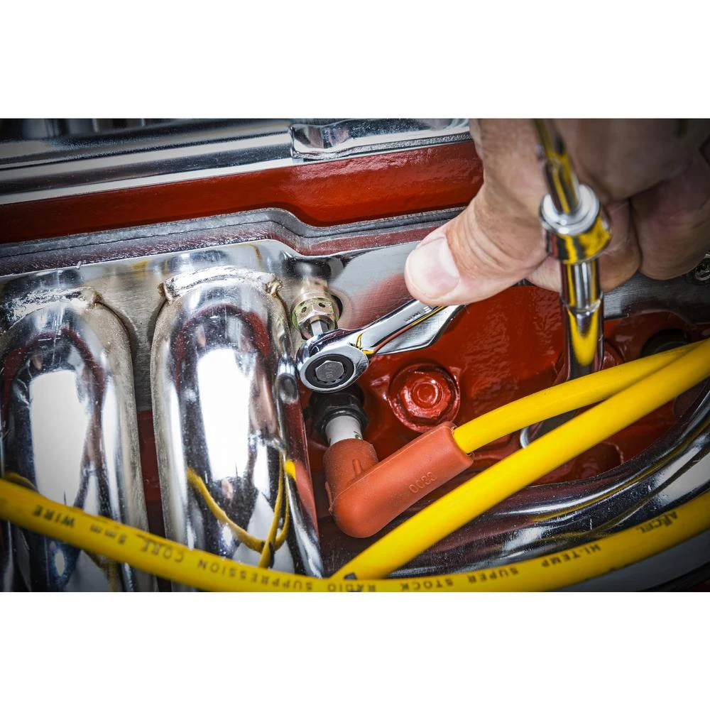 GEARWRENCH 15/16 In. Flex-Head Combination Ratcheting Wrench 4 GEARWRENCH 15/16 In. Flex-Head Combination Ratcheting Wrench - Image 2