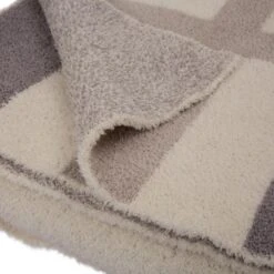 Glitzhome 60 In. L X 50 In. W, 1050g Knitted Polyester Geometric Pattern Feather Yarn Throw Blanket 13 Glitzhome 60 In. L X 50 In. W, 1050g Knitted Polyester Geometric Pattern Feather Yarn Throw Blanket -Tool Discount Store multi color glitzhome throw blankets 1518203188 44 1000