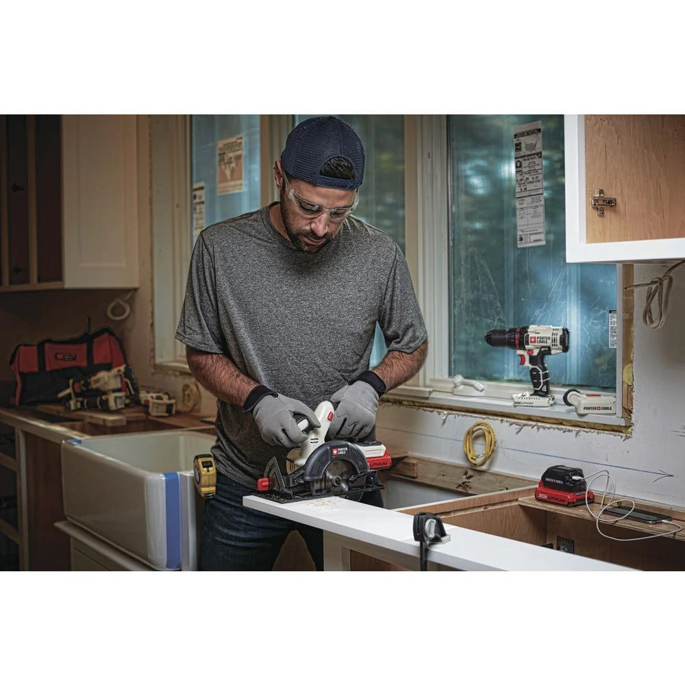 Porter-Cable 20-Volt MAX Cordless 6-1/2 In. Circular Saw (Tool-Only) 4 Porter-Cable 20-Volt MAX Cordless 6-1/2 In. Circular Saw (Tool-Only) - Image 2