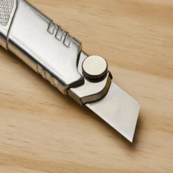 Stanley 25 Mm Xtreme Snap-Off Knife -Tool Discount Store stanley utility knives 10 817 66 1000