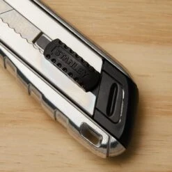 Stanley 25 Mm Xtreme Snap-Off Knife -Tool Discount Store stanley utility knives 10 817 a0 1000
