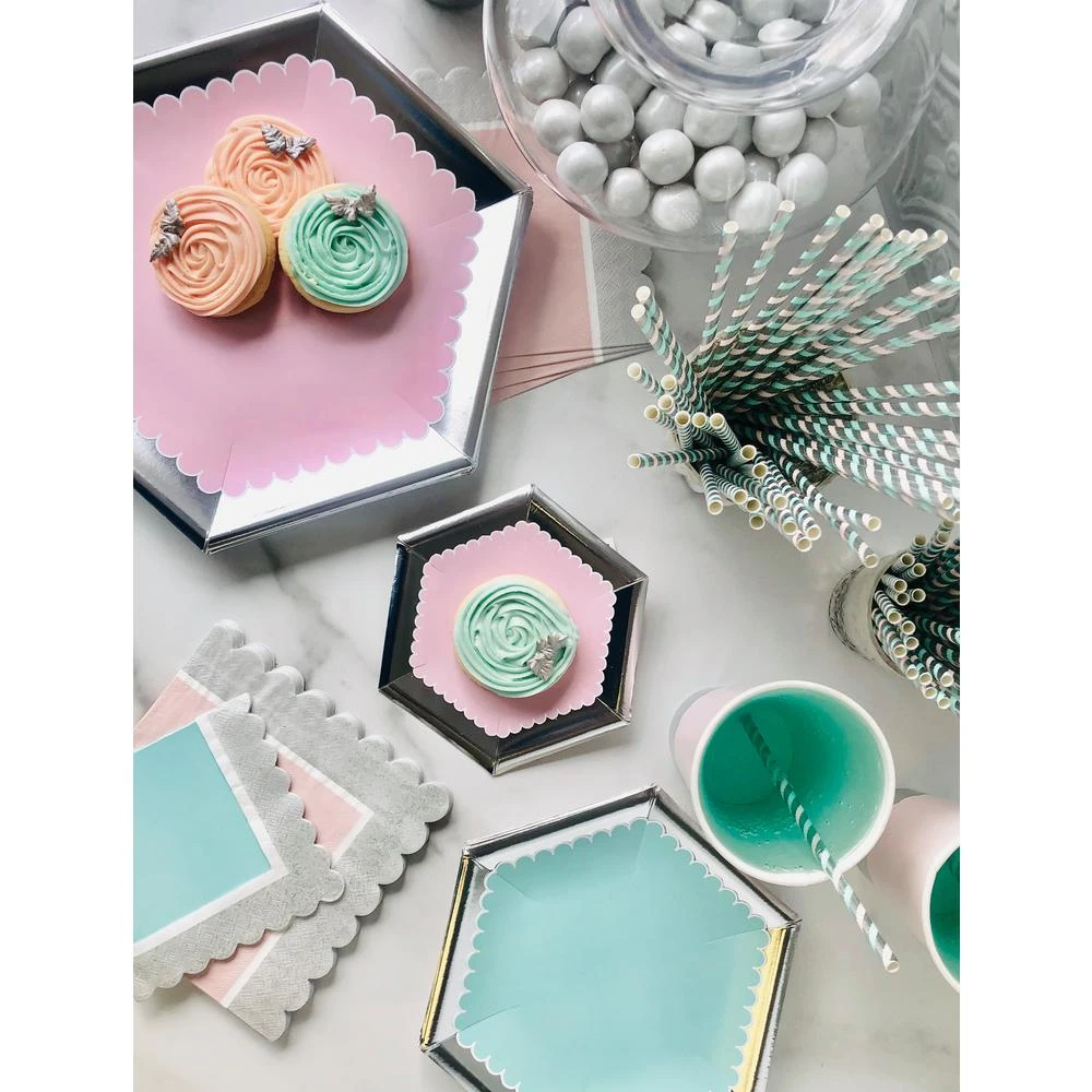 Sugar Plum Party Dinner Plate Confection (16-Piece) 5 Sugar Plum Party Dinner Plate Confection (16-Piece) - Image 3