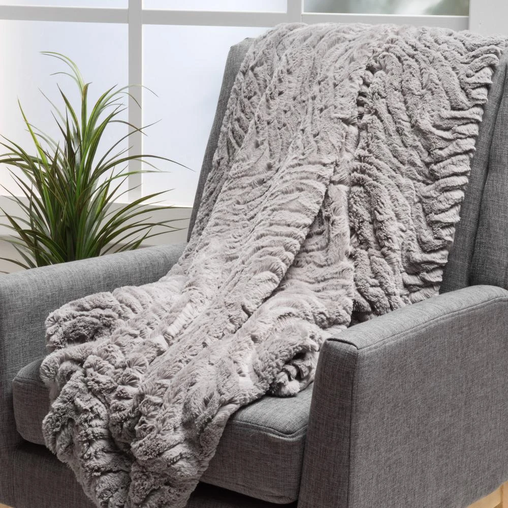 Noble House Toscana Trout Faux Fur Throw Blanket 7 Noble House Toscana Trout Faux Fur Throw Blanket - Image 5