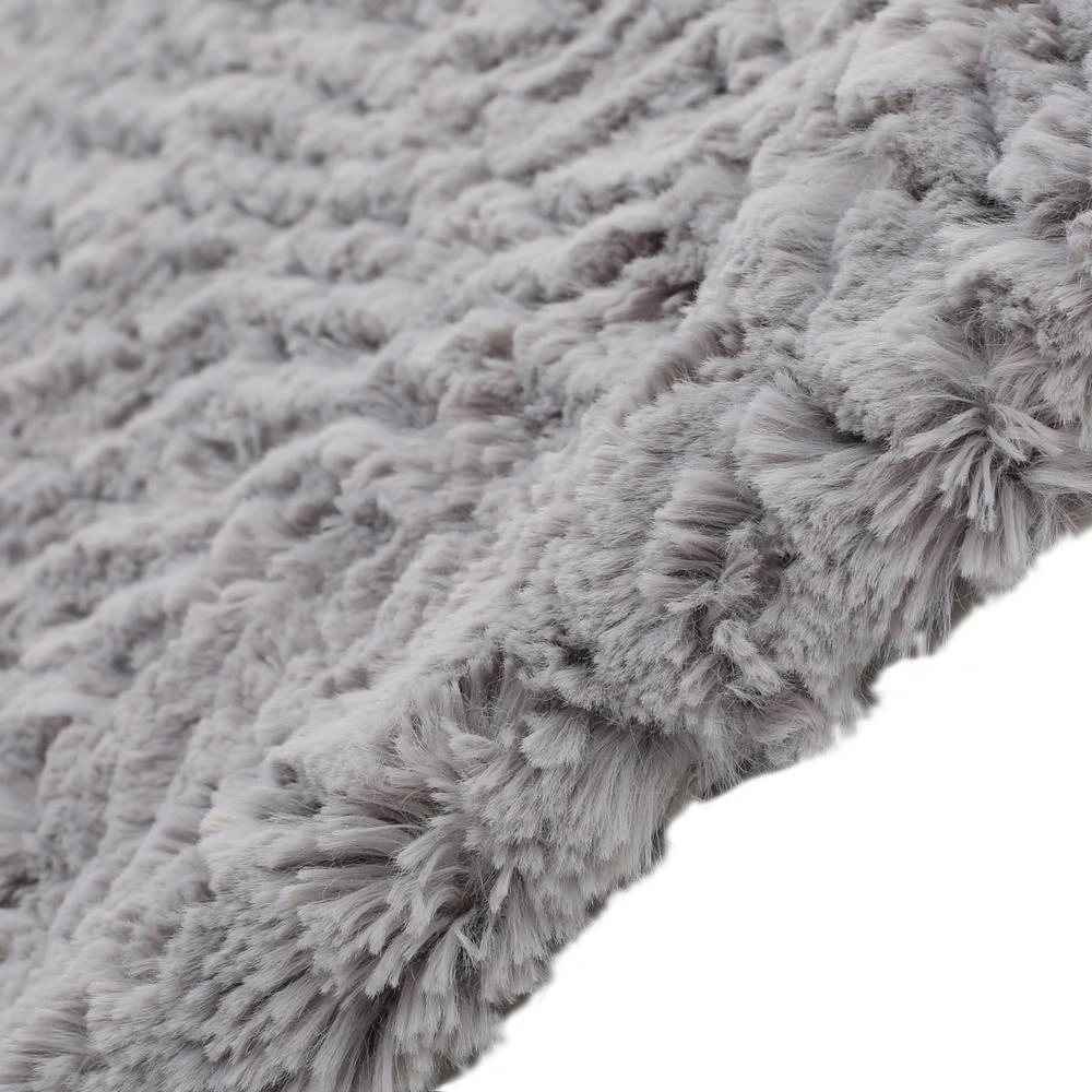 Noble House Toscana Trout Faux Fur Throw Blanket 5 Noble House Toscana Trout Faux Fur Throw Blanket - Image 3